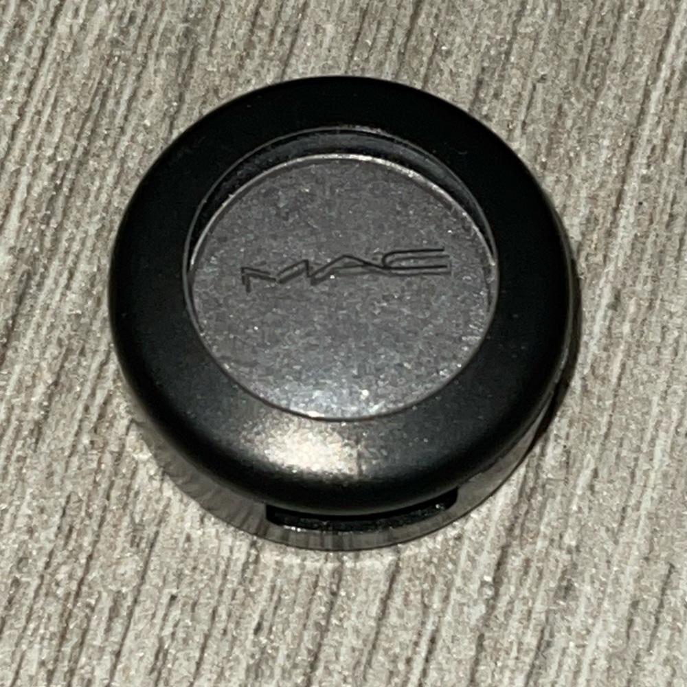 Discontinued MAC Eyeshadow ANTI - ESTABLISHMENT
